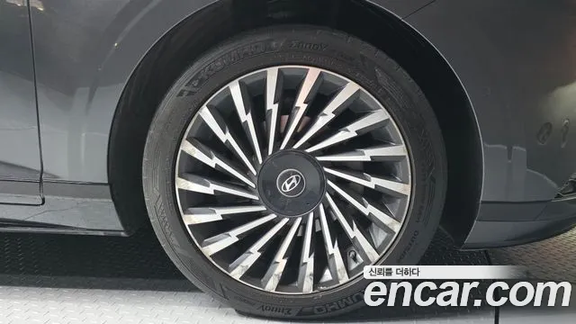 Hyundai Grandeur GN7 — Фото автомобиля 6