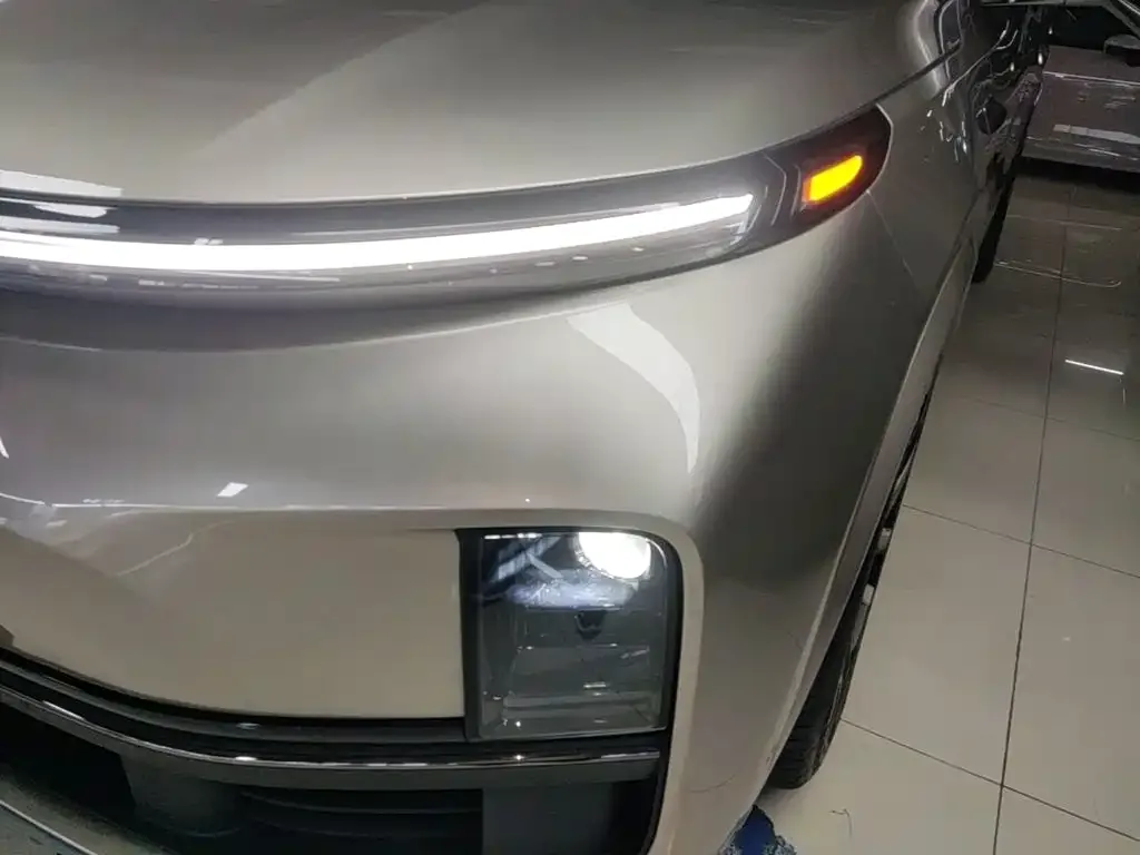 Li Auto Li Xiang L9 2023 Model Pro — Фото автомобиля 23