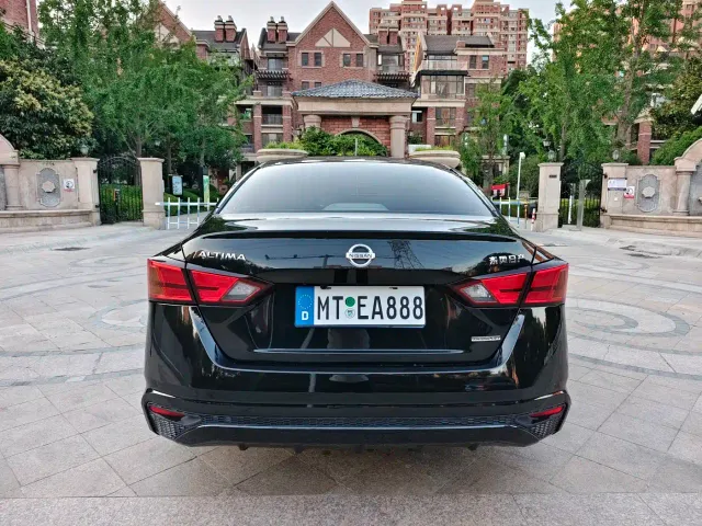 Nissan Teana — Фото автомобиля 8