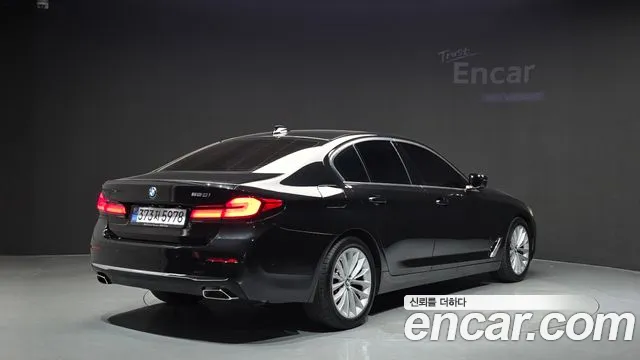 BMW 5-Series — Фото автомобиля 2