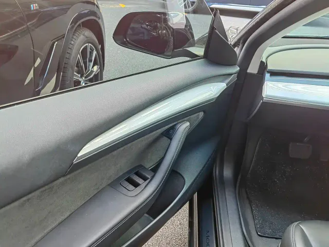 Tesla Model 3 — Фото автомобиля 13