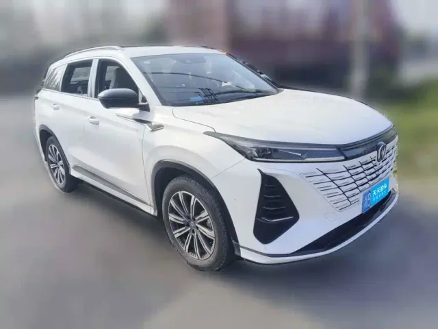 Changan CS75 Plus — Фото автомобиля 3