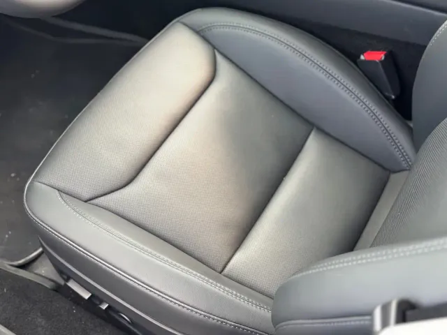 Tesla Model 3 — Фото автомобиля 5
