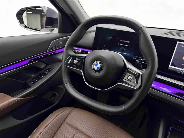 BMW 5 Series — Фото автомобиля 10