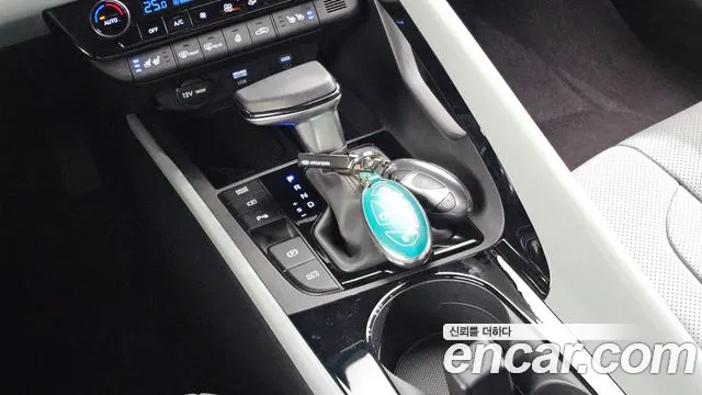 Hyundai Avante CN7 — Фото автомобиля 9