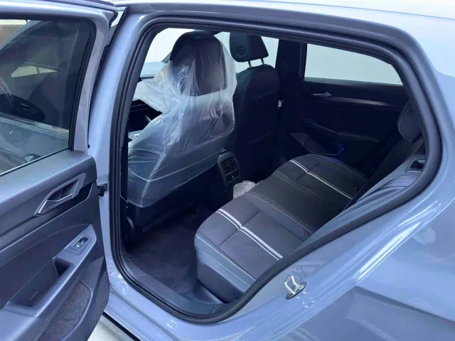 Volkswagen Golf 2023 280TSI DSG R-Line Lite — Фото автомобиля 11