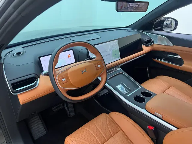 Xpeng G9 — Фото автомобиля 10