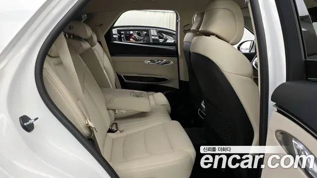 Genesis GV70 2.5T Бензин AWD — Фото автомобиля 11