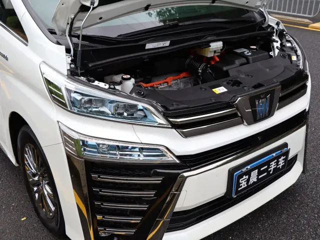 Toyota Vellfire — Фото автомобиля 9