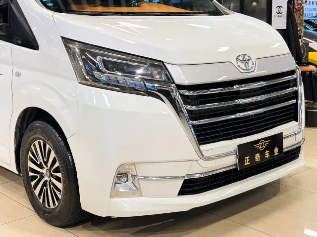 Toyota HIACE — Фото автомобиля 4