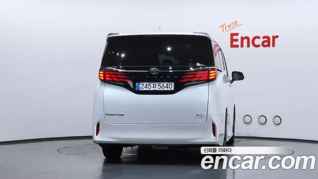 Toyota Alphard — Фото автомобиля 4