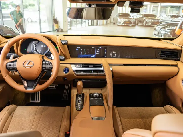 Lexus LC — Фото автомобиля 12
