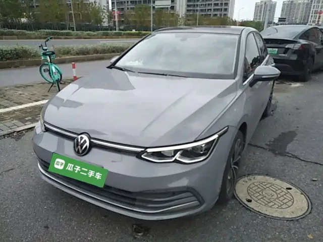 Фотография автомобиля — Volkswagen Golf