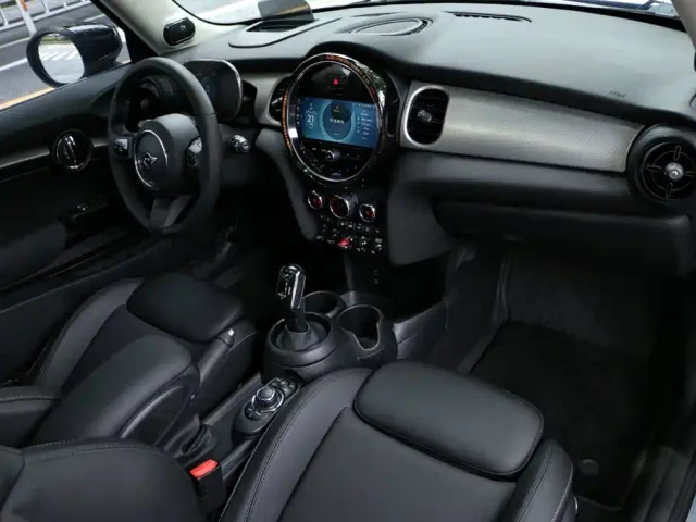 MINI Hatch — Фото автомобиля 18
