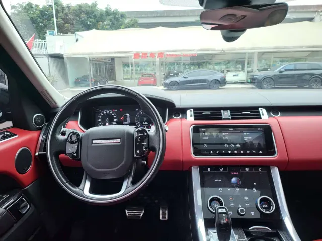 Land Rover Range Rover Sport — Фото автомобиля 10