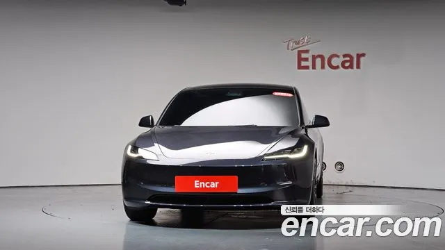 Tesla Model 3 — Фото автомобиля 3
