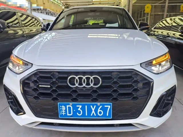 Audi Q5L — Фото автомобиля 2