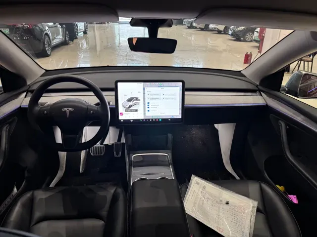 Tesla Model Y — Фото автомобиля 8