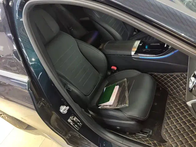Mercedes-Benz C-Class — Фото автомобиля 24