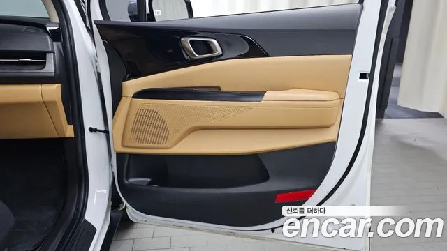 Kia Carnival Generation 4 — Фото автомобиля 25