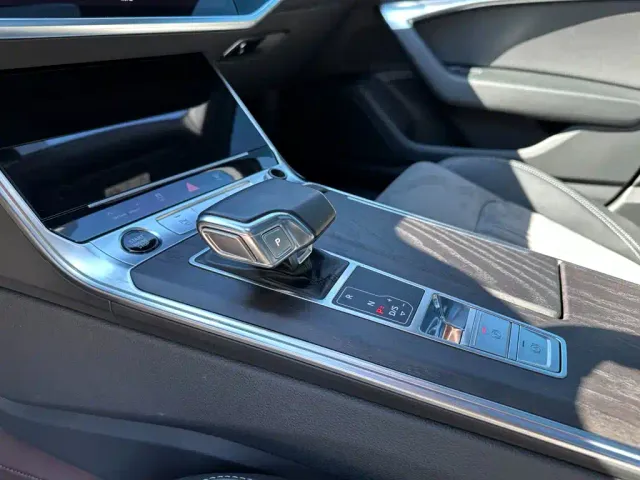 Audi A6L — Фото автомобиля 15
