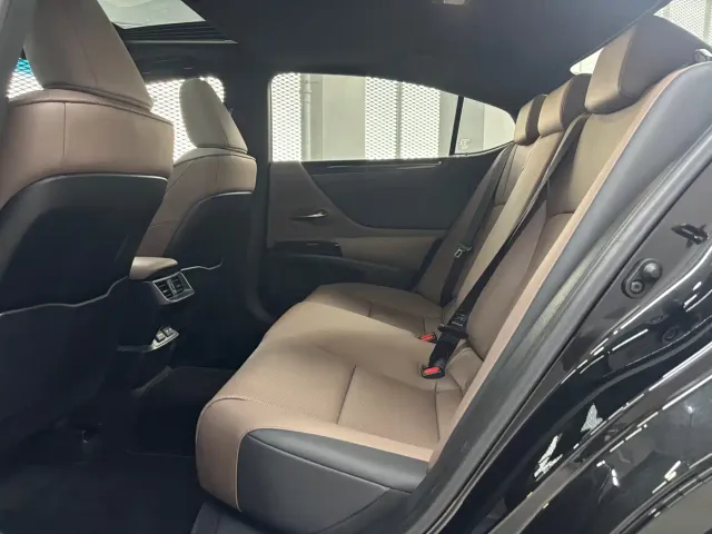 Lexus ES — Фото автомобиля 6