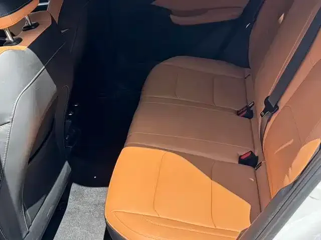 Geely Emgrand — Фото автомобиля 10