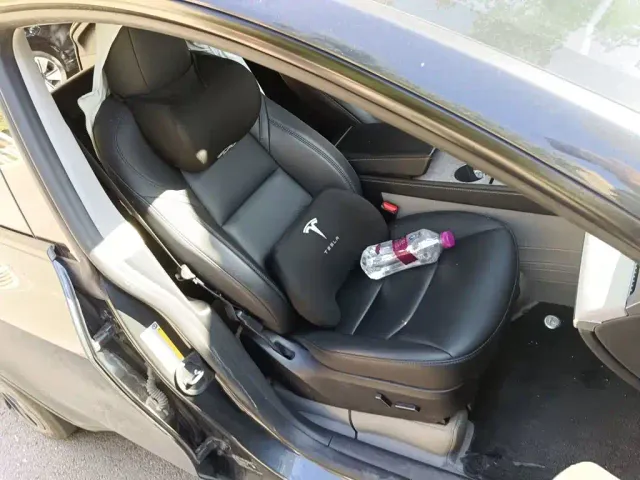 Tesla Model Y — Фото автомобиля 19