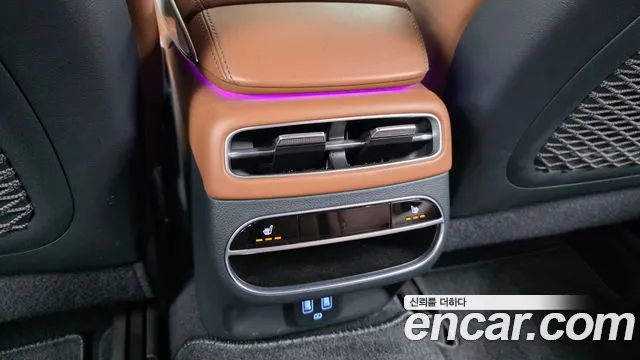 Genesis GV70 2.5T Бензин 2WD — Фото автомобиля 19