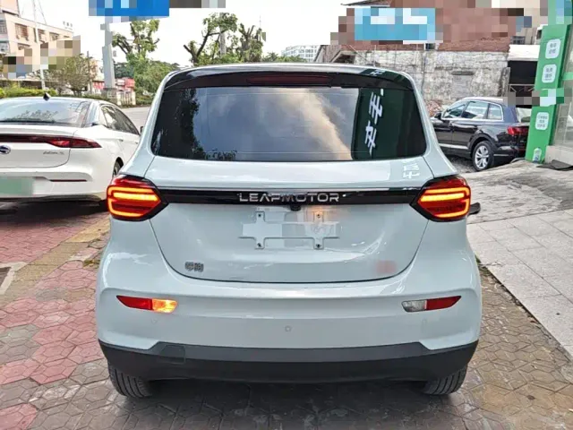 Leapmotor T03 — Фото автомобиля 5