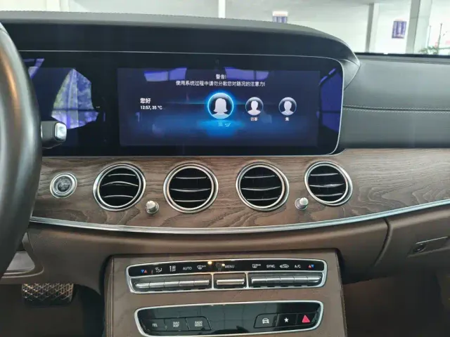 Mercedes-Benz E-Class — Фото автомобиля 13