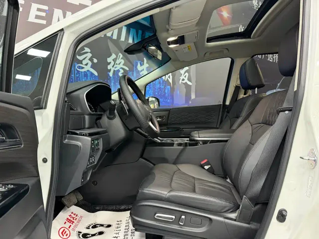 Honda Elysion — Фото автомобиля 8
