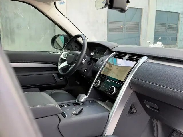 Land Rover Discovery — Фото автомобиля 9