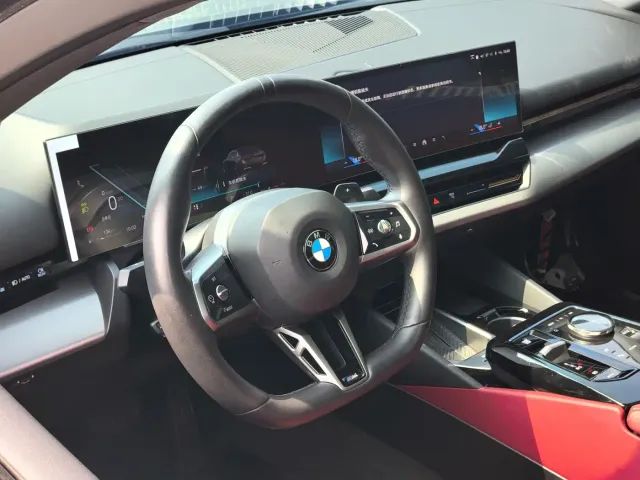 BMW 5 Series — Фото автомобиля 13