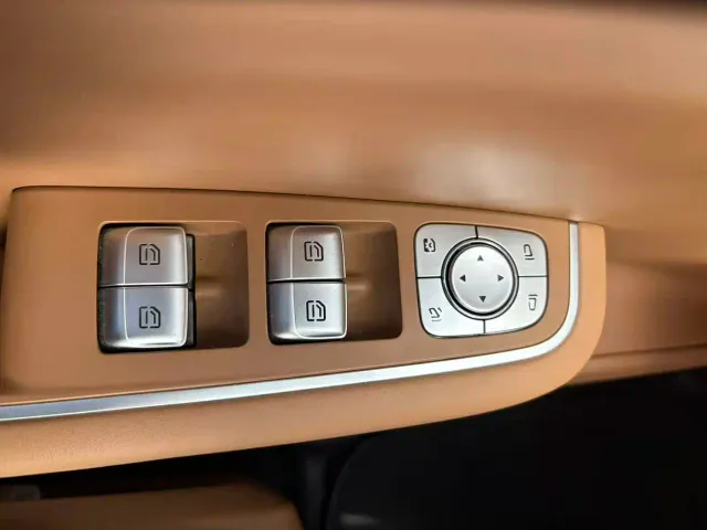Li Auto ONE — Фото автомобиля 16