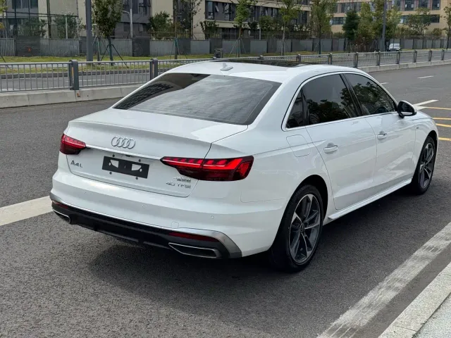Audi A4L — Фото автомобиля 15