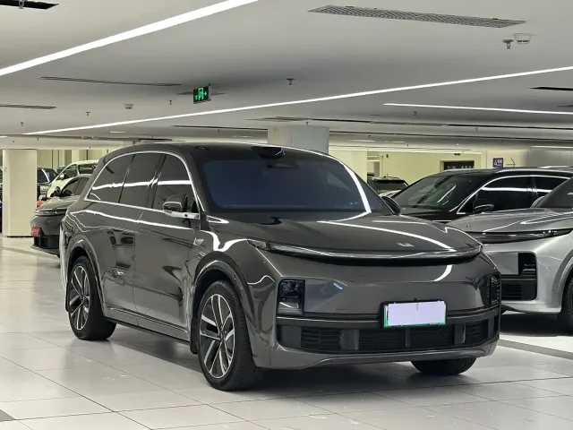 Li Auto L8 — Фото автомобиля 3
