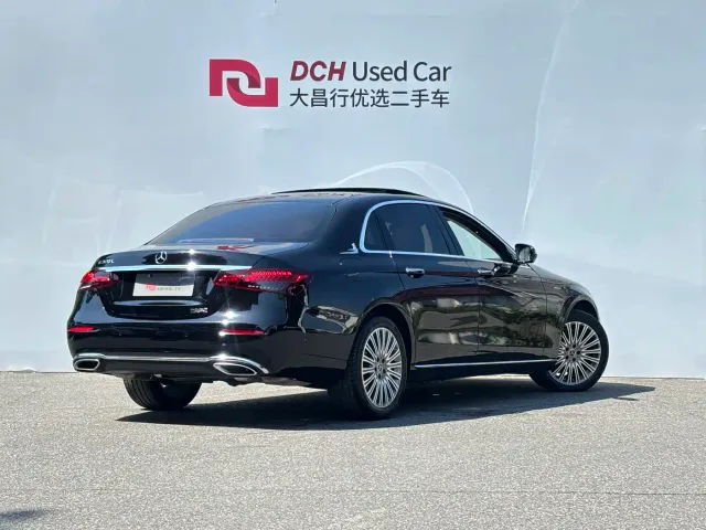 Mercedes-Benz E-Class — Фото автомобиля 4