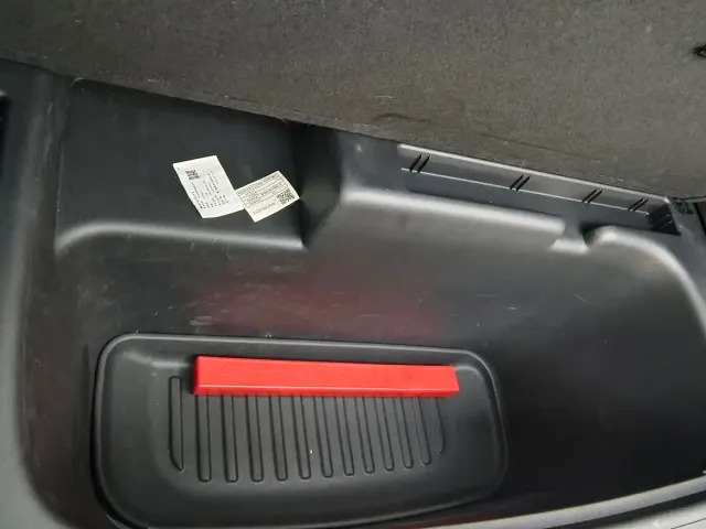 IM Motors LS6 — Фото автомобиля 29