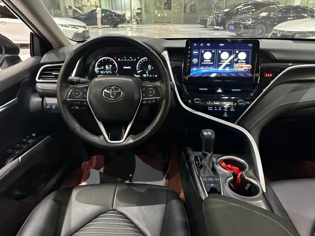 Toyota Camry — Фото автомобиля 7