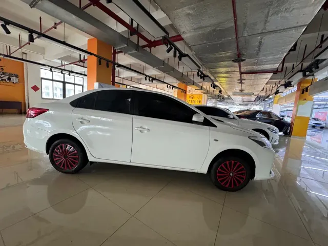 Toyota Vios — Фото автомобиля 4