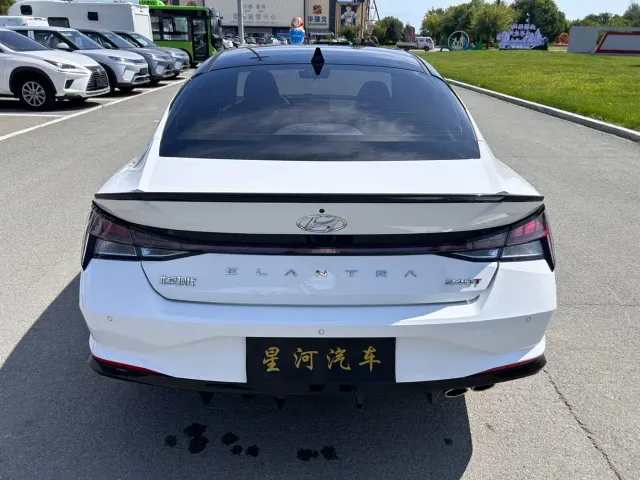Hyundai Elantra — Фото автомобиля 9