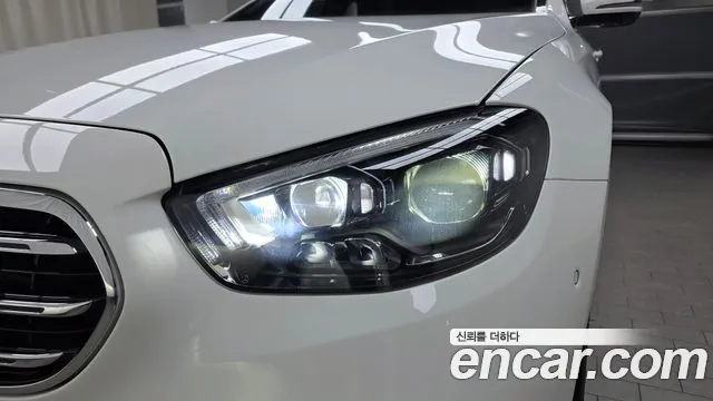Mercedes-Benz E-Class — Фото автомобиля 20