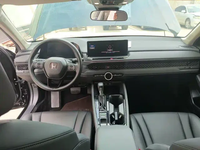 Honda Accord — Фото автомобиля 5