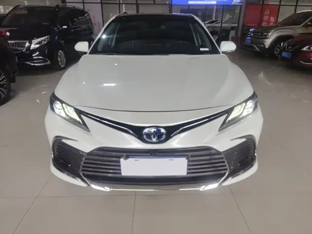Toyota Camry — Фото автомобиля 2