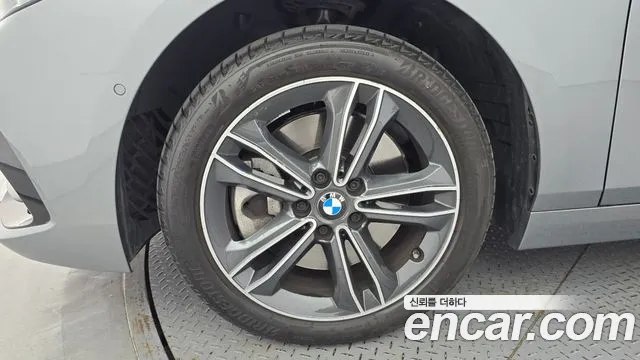BMW 1 Series F40 — Фото автомобиля 5