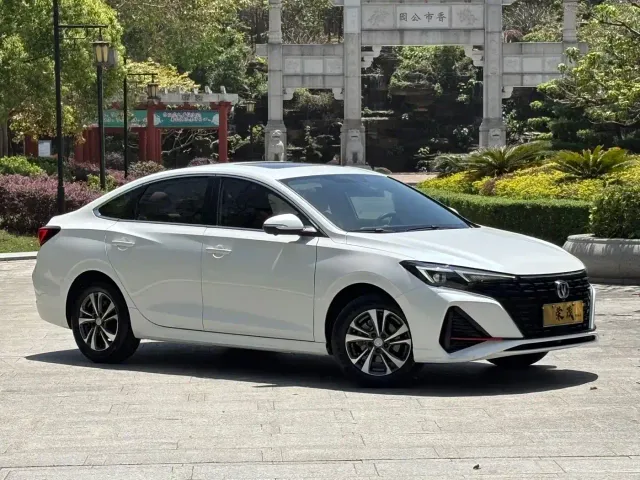 Changan Eado — Фото автомобиля 3
