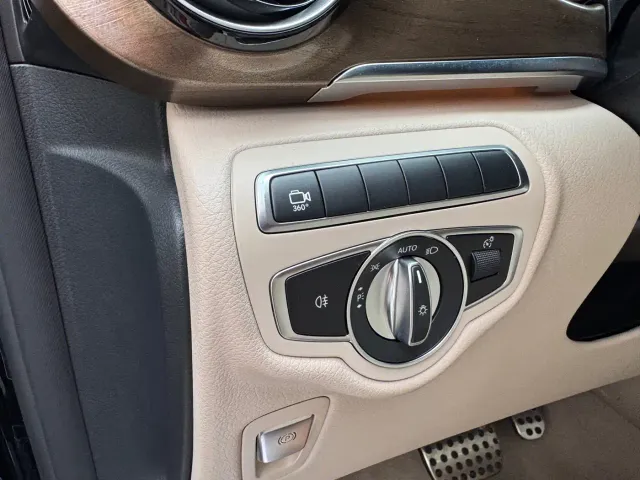 Mercedes-Benz V-Class — Фото автомобиля 19