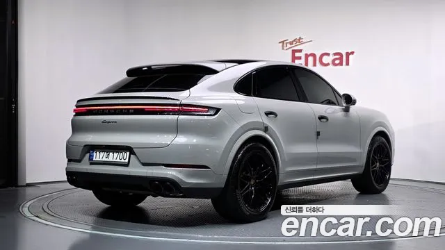 Porsche Cayenne — Фото автомобиля 2