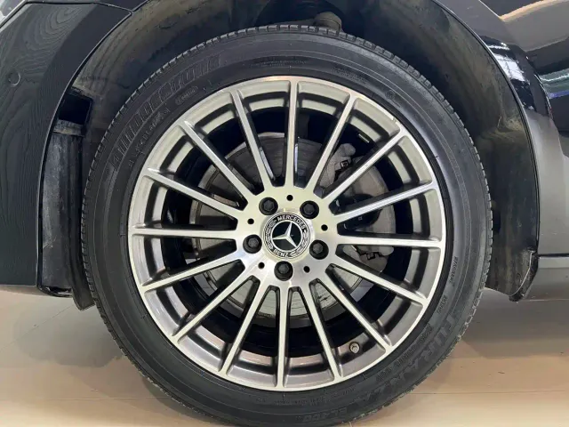 Mercedes-Benz E-Class — Фото автомобиля 17